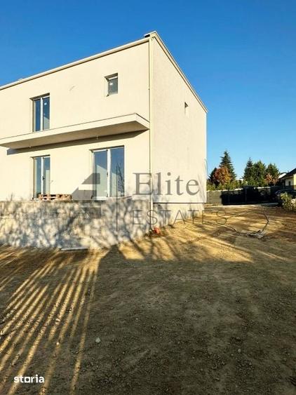 Casă cu 5 camere cu Teren 400 Mp în Iorga