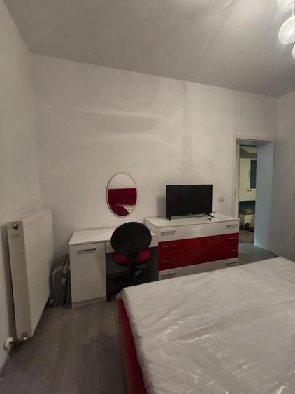 Apartament cu 3 camere semidecomandat, mobilat în Giroc