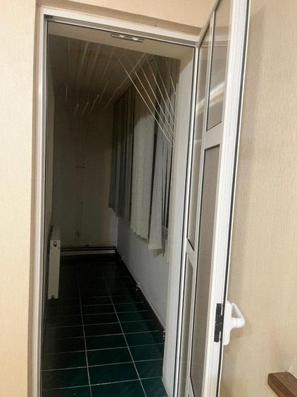 Apartament cu 3 camere decomandat în Siret