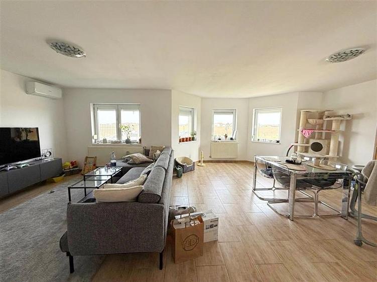 CASA individuala cu garaj, 5 camere, 3 bai Dumbravita zona lac Macilor - 1