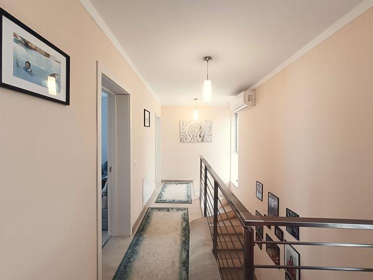 Casă individuală cu 4 camere cu Canalizare în Gruia