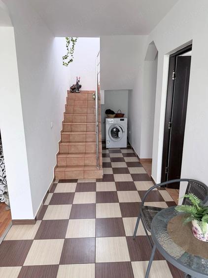 Casă cu 4 camere cu Teren 2300 Mp în Bradu