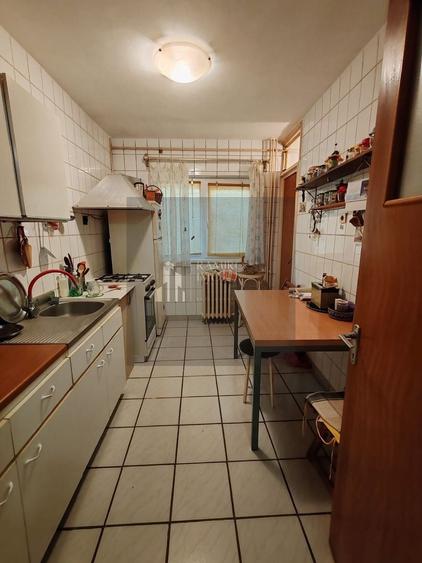 Garsonieră decomandată în P-ța Reșița
