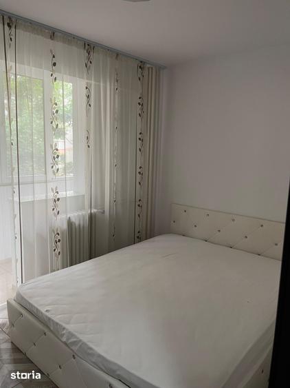 Apartament cu 2 camere semidecomandat în Tei