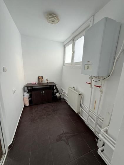 Garsonieră decomandată în Calea Severinului