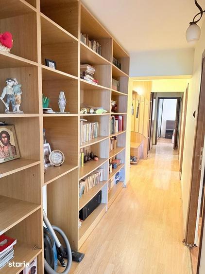 Apartament cu 4 camere decomandat în Siderurgiștilor