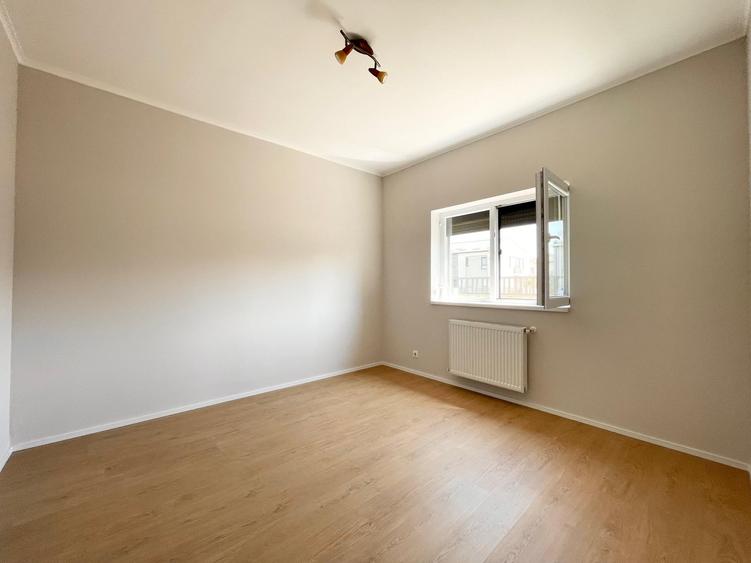 Apartament cu 3 camere decomandat în Giroc