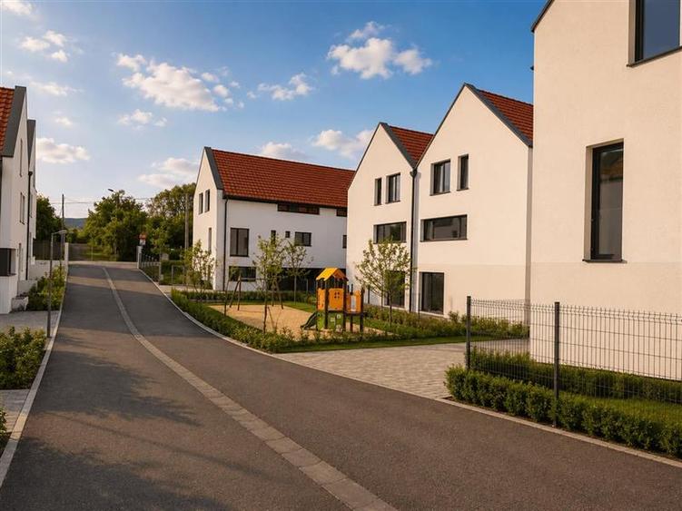 Duplex cu 5 camere cu Canalizare în Bună Ziua