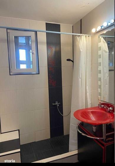 Apartament cu 3 camere semidecomandat în Baba Novac