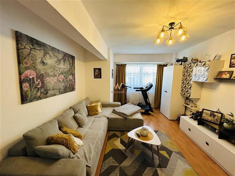 Apartament cu 4 camere decomandat în Valea Aurie