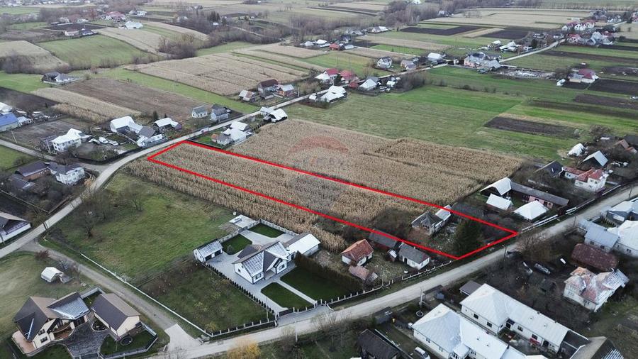 Casă cu 3 camere cu Teren 6100 Mp în Frătăuții Noi