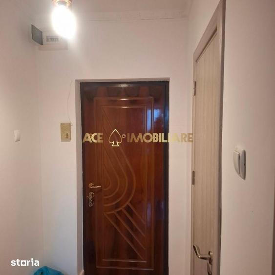 Apartament cu 3 camere, mobilat în Titan