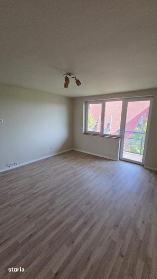 Apartament cu 3 camere decomandat în Burdea