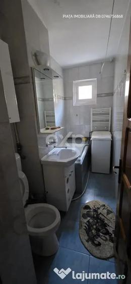 Apartament cu 3 camere decomandat în Micro 4