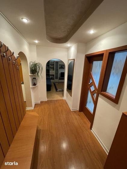 Apartament cu 3 camere, mobilat în Cantacuzino