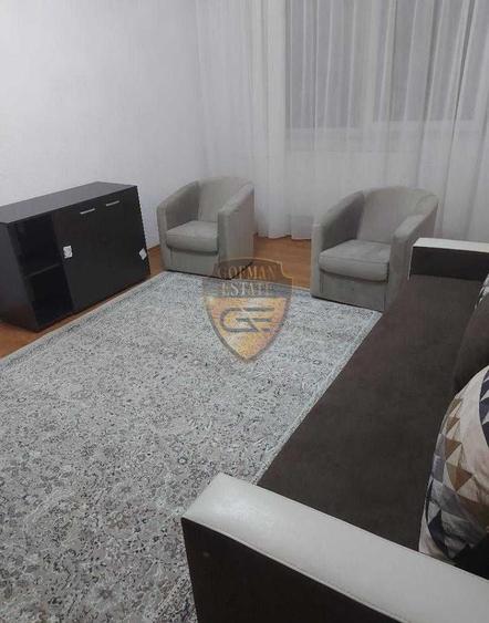 Apartament cu 2 camere decomandat în Casa de Cultură