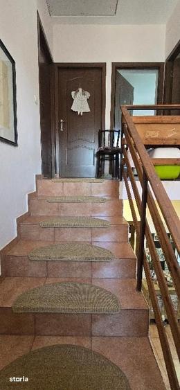 Casă cu 6 camere cu Teren 378 Mp în Central