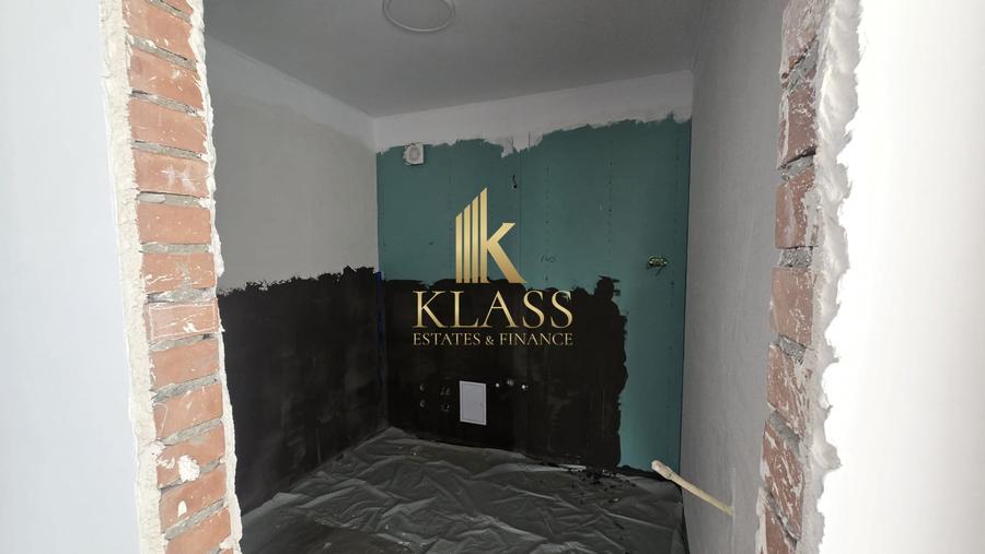 Apartament cu 4 camere decomandat în Odăi