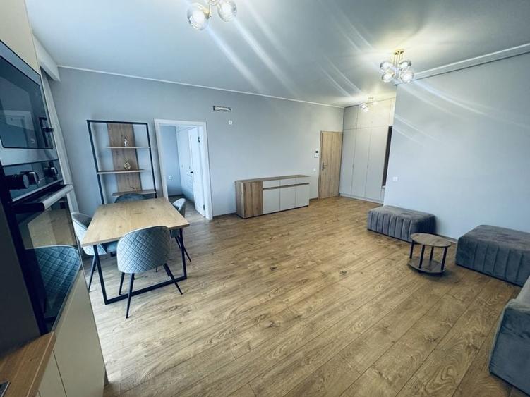 Apartament cu 2 camere semidecomandat în Florești