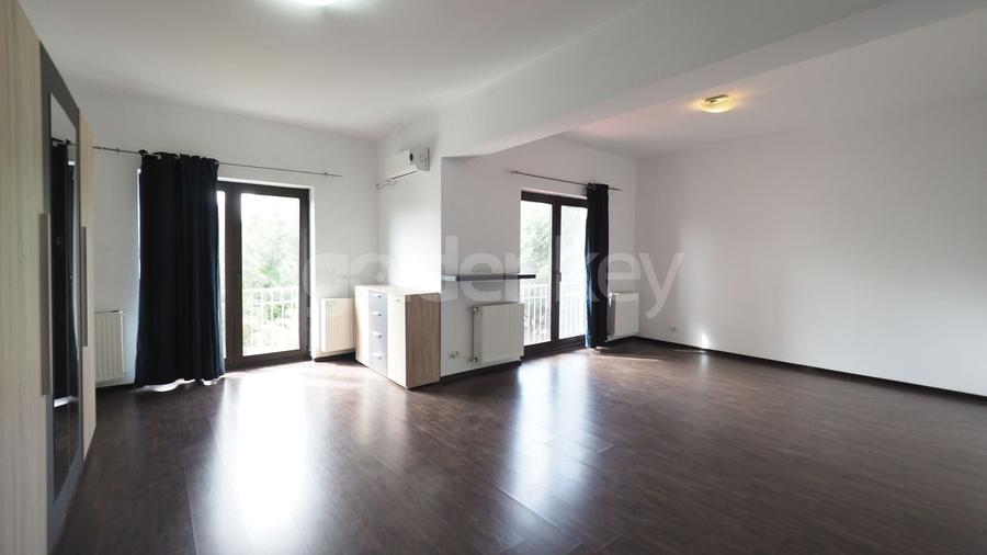 Duplex cu 6 camere cu Canalizare în Pipera