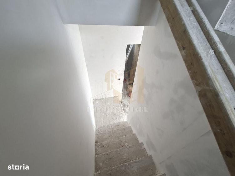 Casă cu 4 camere decomandat în Central