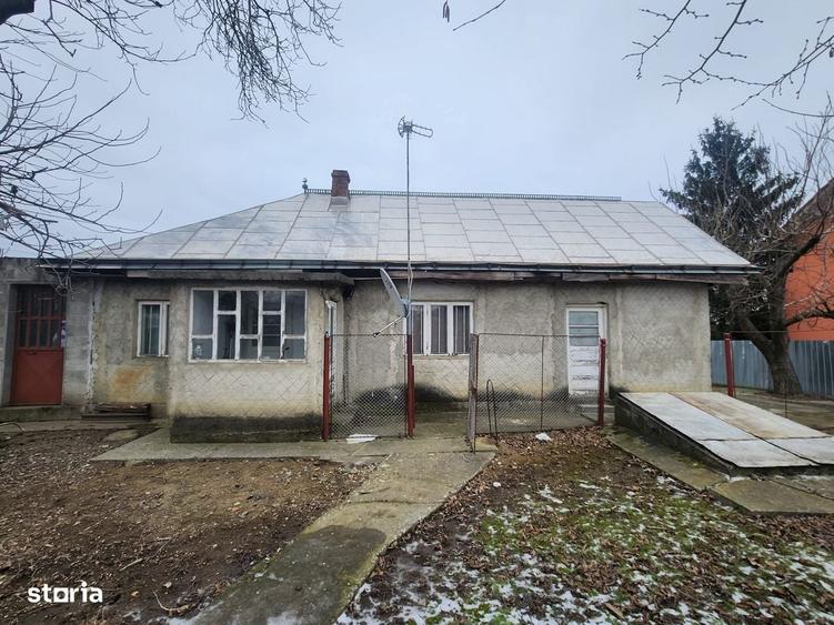 Casă cu 4 camere în Faraoani