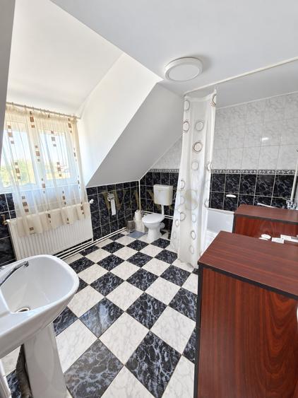 Hotel/Pensiune, de 1,480 mp, în Sud