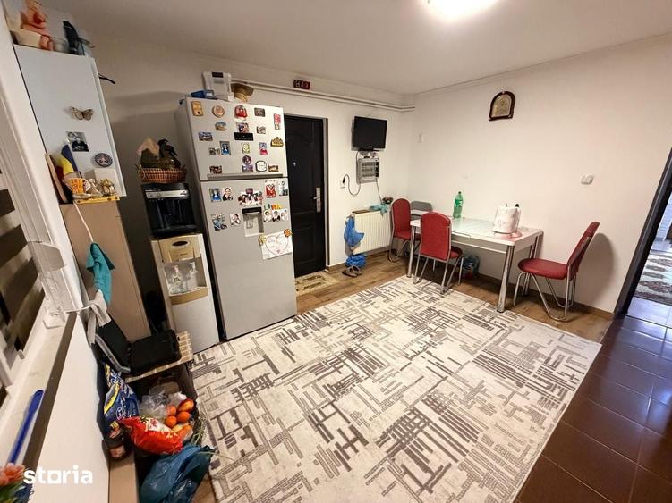 Casă cu 4 camere cu Teren 484 Mp în Romanești