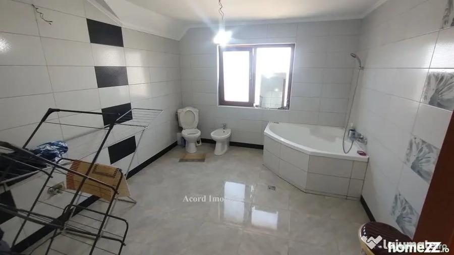 Casă cu 5 camere cu Teren 440 Mp în Valu lui Traian