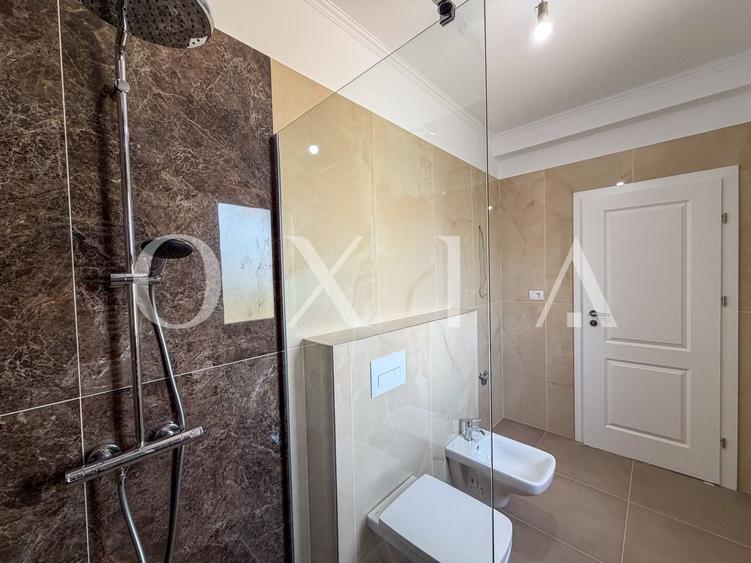 Duplex cu 5 camere cu Canalizare în Dumbrăvița