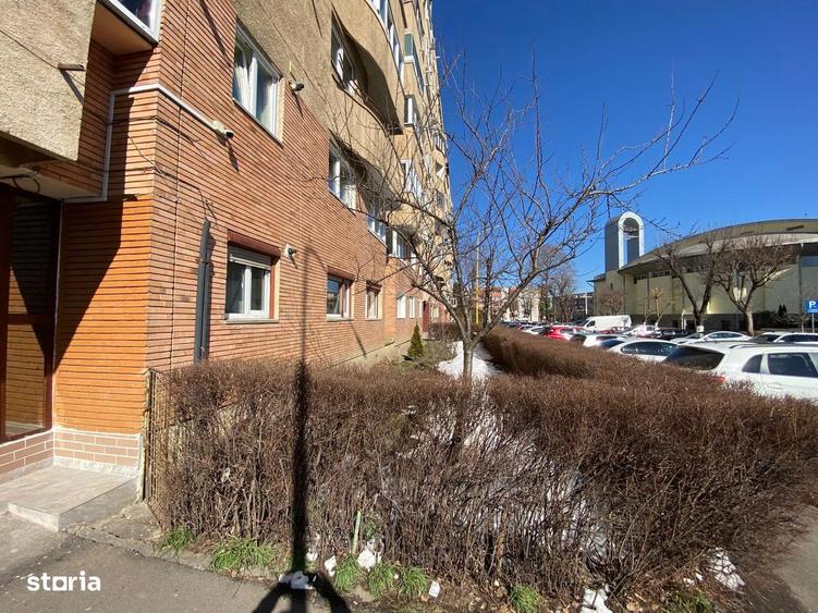 Proprietar vand apart 2 cam (60 mp+beci), Parter Centrul Civic Brasov - 1