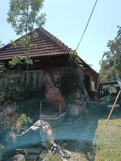 Casă cu Teren 1600 Mp în Brusturi