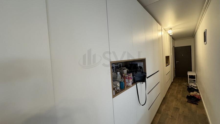 Apartament cu 4 camere semidecomandat, mobilat în Parcul Carol