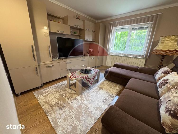 Casă cu 5 camere cu Teren 2687 Mp în Mădăras