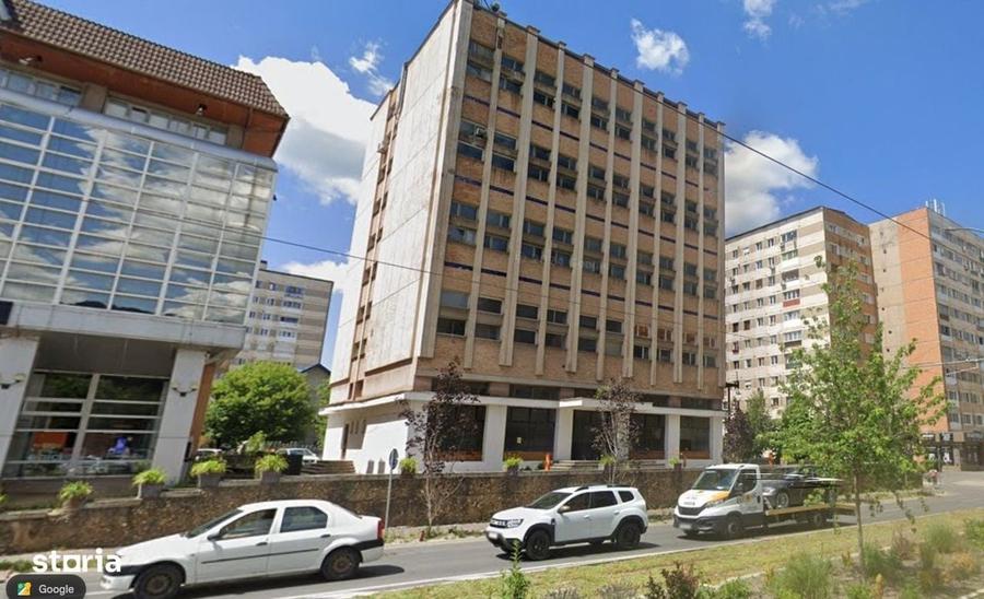 Spațiu comercial, de 2,845 mp, în Central