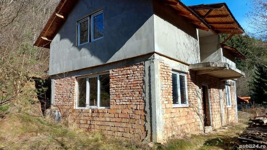 Casă cu Teren 1000 Mp în Tilișca