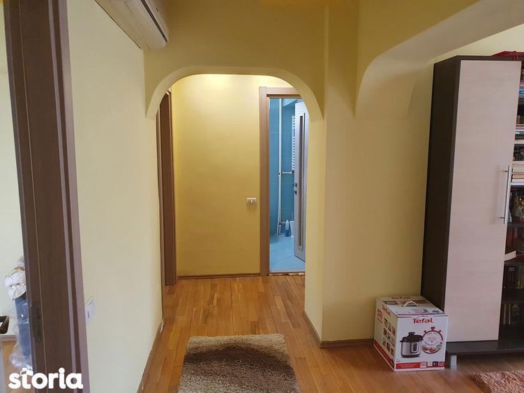 Apartament cu 4 camere semidecomandat, mobilat în Tudor Vladimirescu