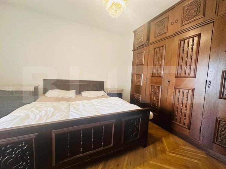 Apartament cu 4 camere decomandat, mobilat în Centru Civic