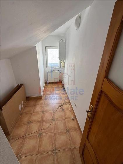 Apartament cu 3 camere decomandat în Filiași