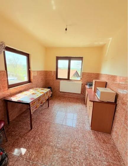 Casă cu 3 camere în Paleu