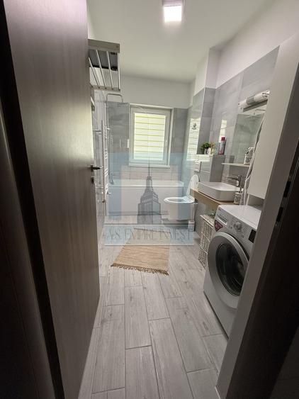 Apartament cu 3 camere decomandat, mobilat în Rulmentul