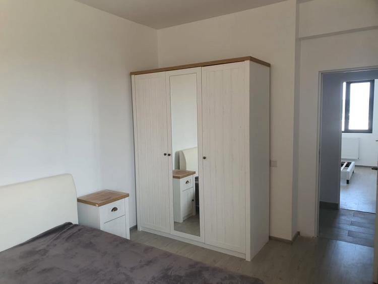Apartament cu 3 camere decomandat, mobilat în Popa Șapcă