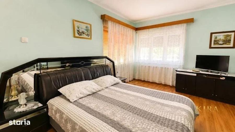 Casă cu 4 camere decomandat cu Teren 700 Mp în Central