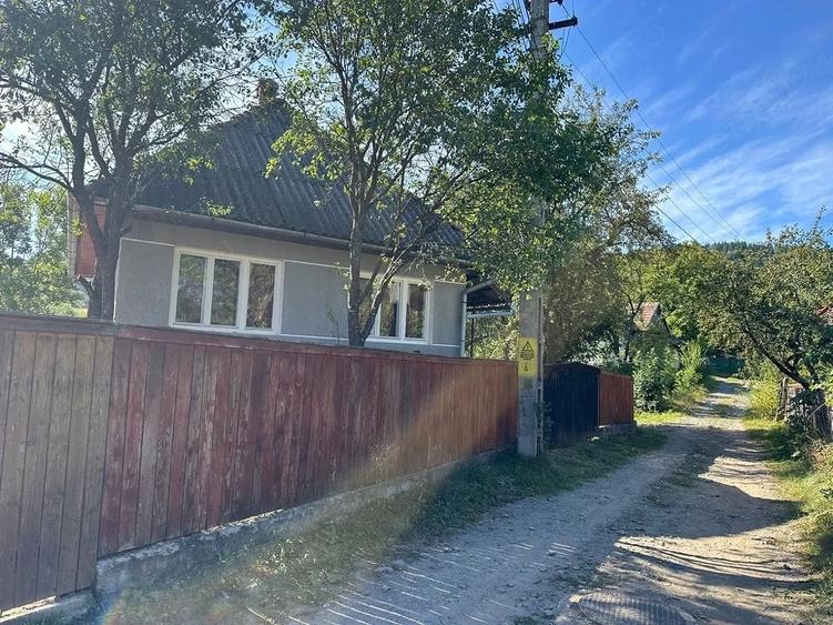 Casă cu Teren 850 Mp în Ocna de Jos