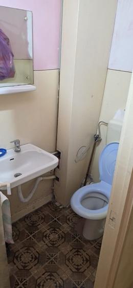 Apartament cu 3 camere decomandat, mobilat în Rovine
