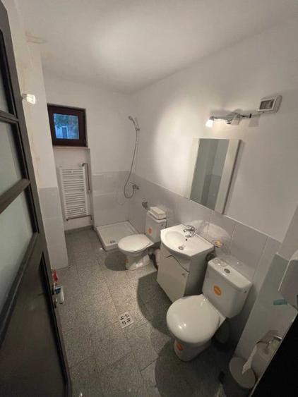 Apartament cu 4 camere decomandat în Armeneasca