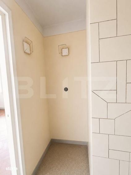 Apartament cu 4 camere decomandat în Central
