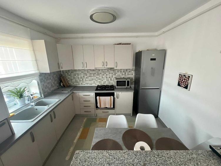 Apartament cu 2 camere decomandat în Avantgarden