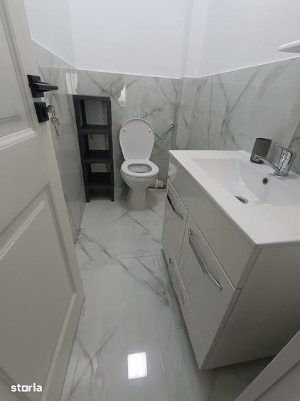 Apartament cu 3 camere decomandat în Petros