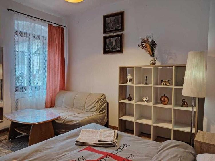 Garsonieră decomandată în Central